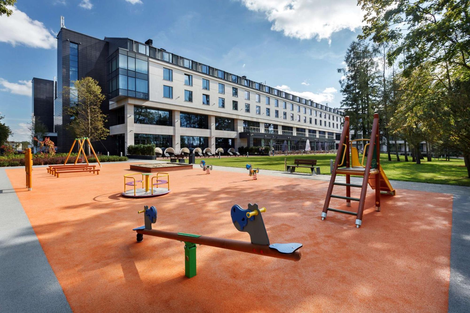 Doubletree By Hilton Hotel & Conference Centre Warsaw Exterior photo