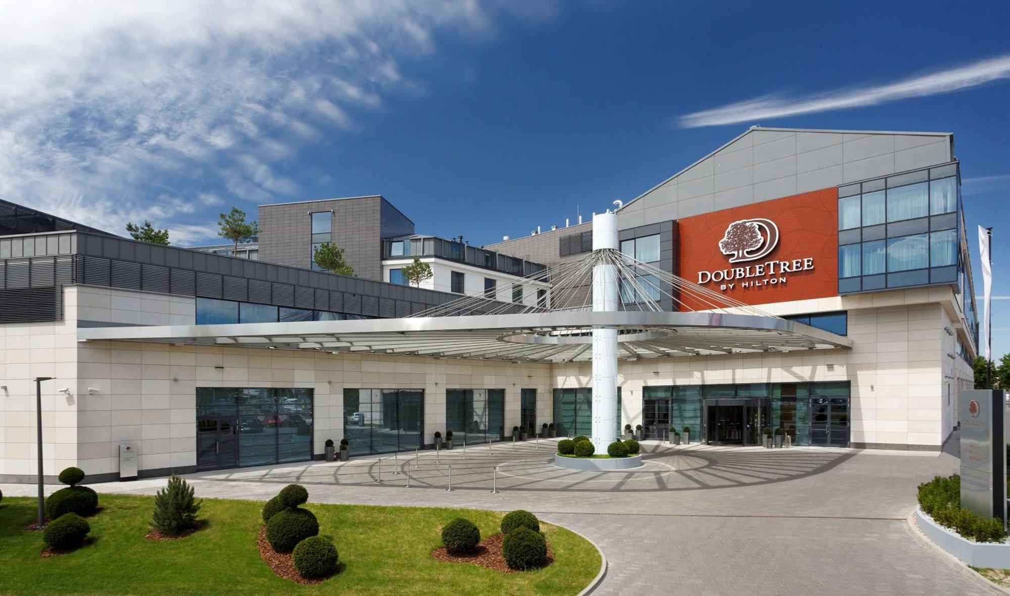 Doubletree By Hilton Hotel & Conference Centre Warsaw Exterior photo